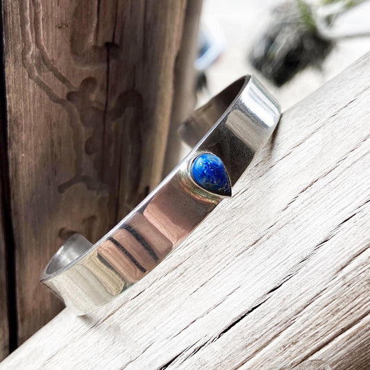 Handmade Sterling Silver925 bracelet with a Lapis Lazuli